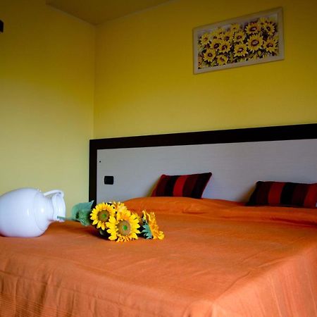 Agriturismo Monbertola Govone Kültér fotó