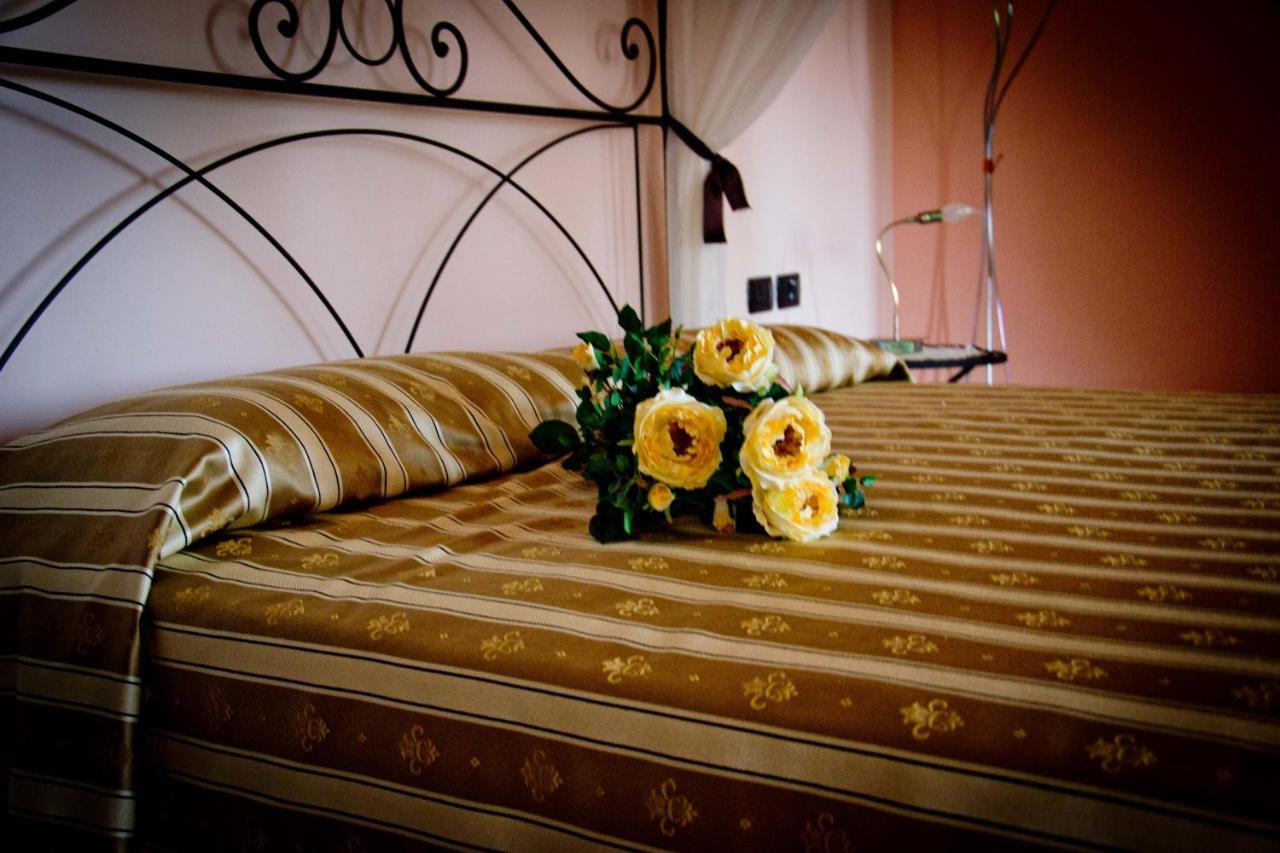 Agriturismo Monbertola Govone Kültér fotó