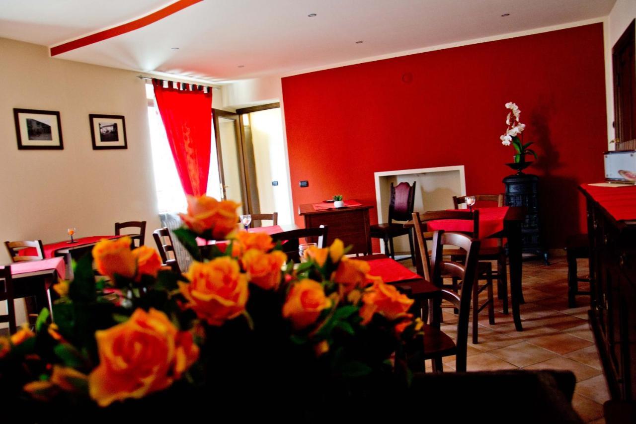 Agriturismo Monbertola Govone Kültér fotó