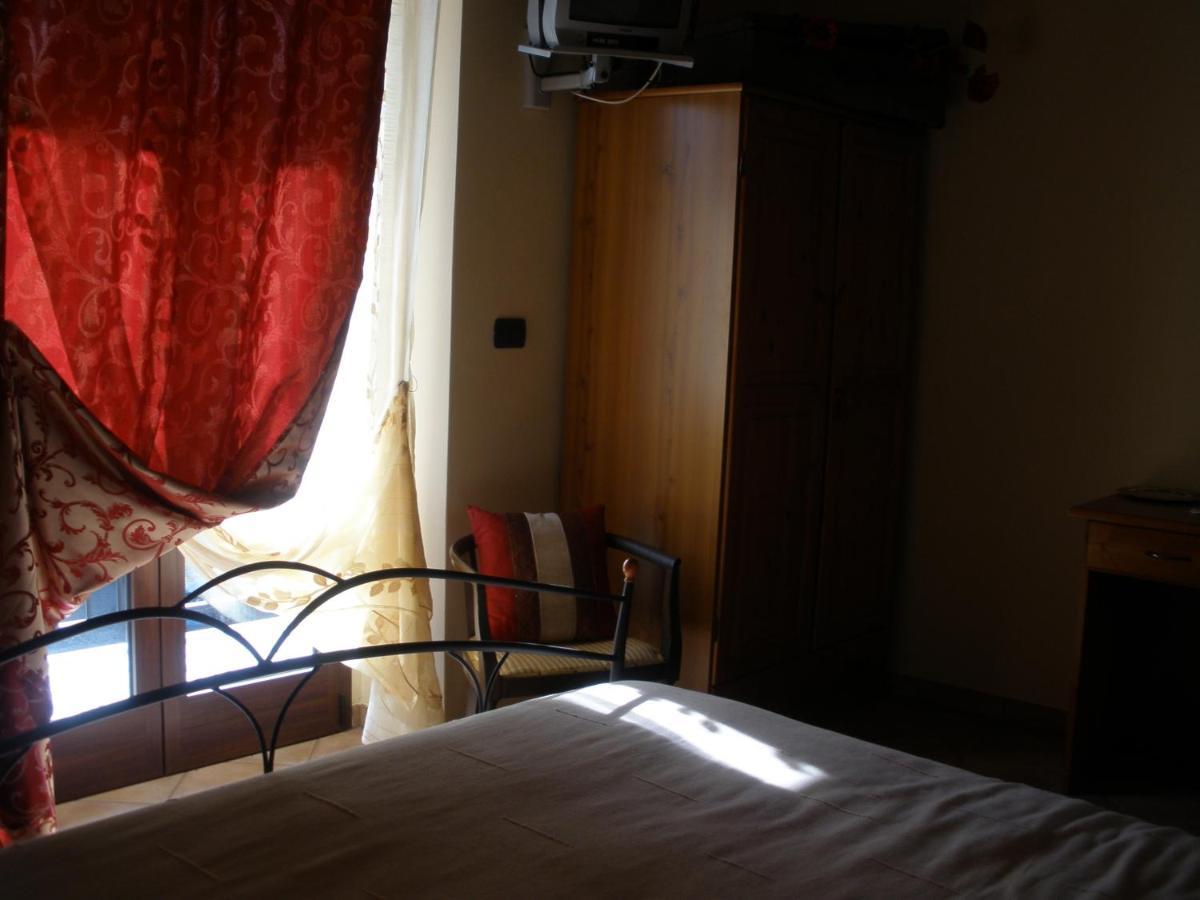 Agriturismo Monbertola Govone Kültér fotó